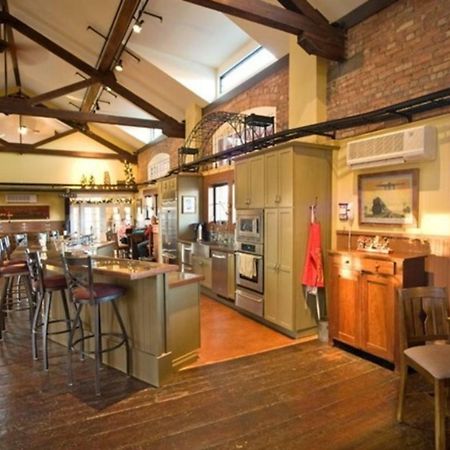 Riley'S Railhouse Bed & Breakfast Chesterton Exterior photo